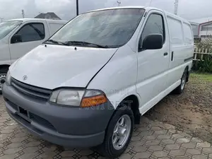 Toyota Grand HiAce 2005 White