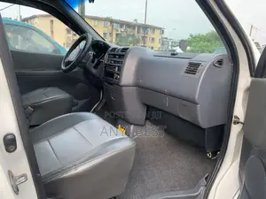 Toyota Grand HiAce 2005 White