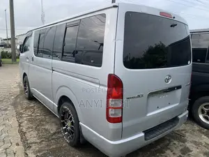 Toyota HiAce 2007 Silver