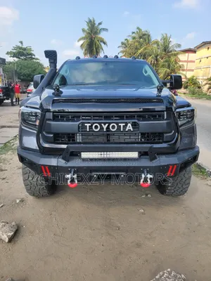 Toyota Tundra 1794 5.7L V8 w/FFV 4x4 CrewMax 5.6 ft. box 145.7 in. WB