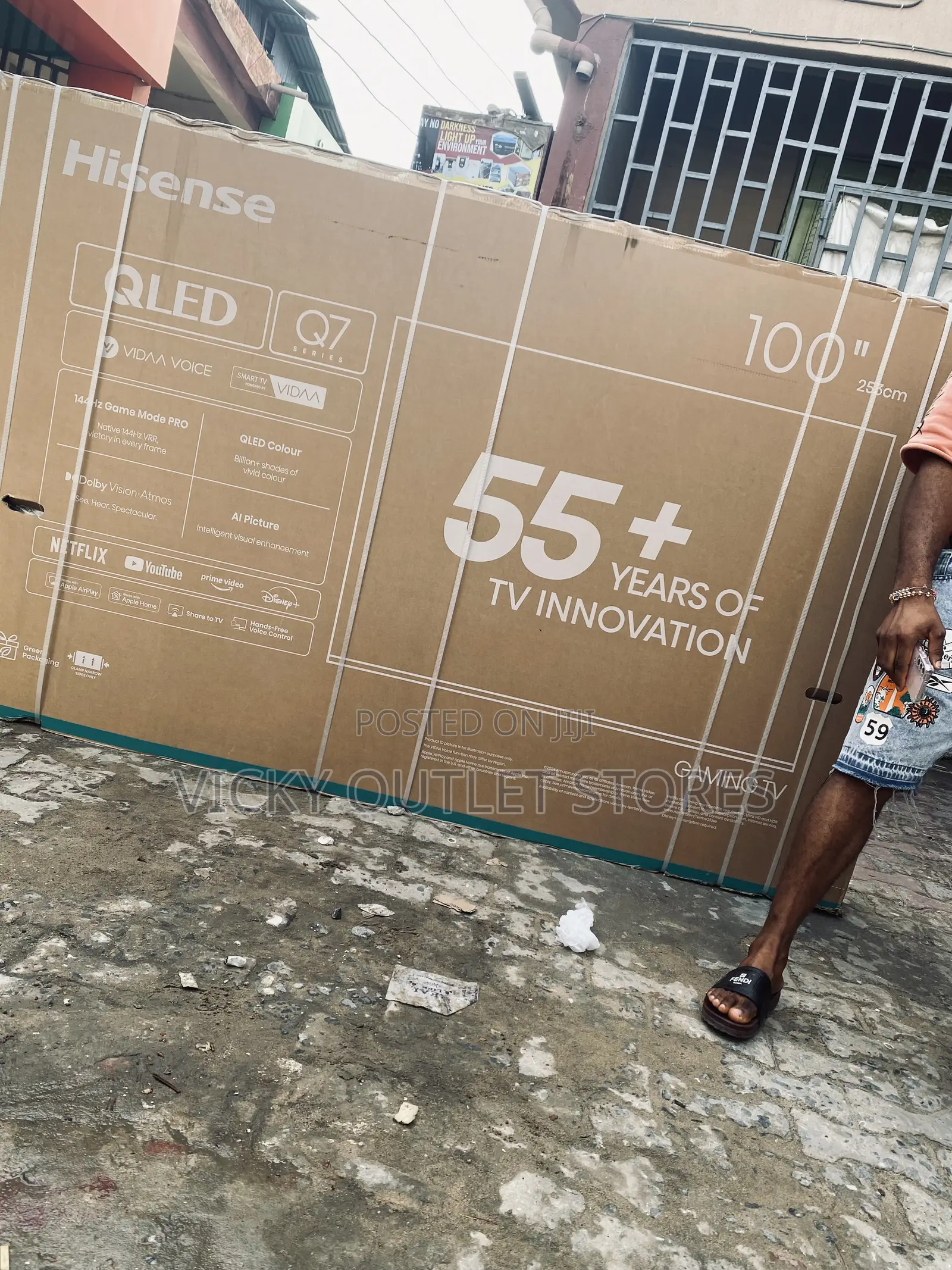 100”Qled Hisense Smart Tv