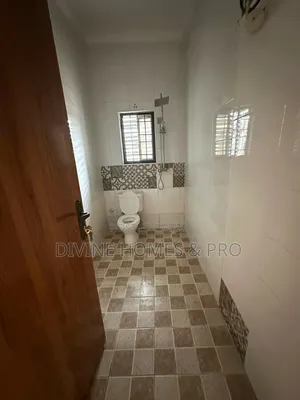 3bdrm Block of Flats in Jahi By Gilmore for rent