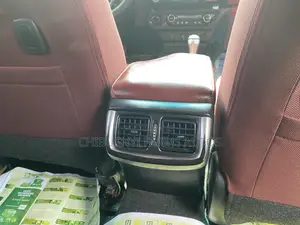 Toyota Hilux SR5+ 4x4 2018 White