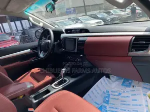 Toyota Hilux SR5+ 4x4 2018 White