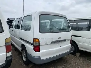 Toyota HiAce 2004 White