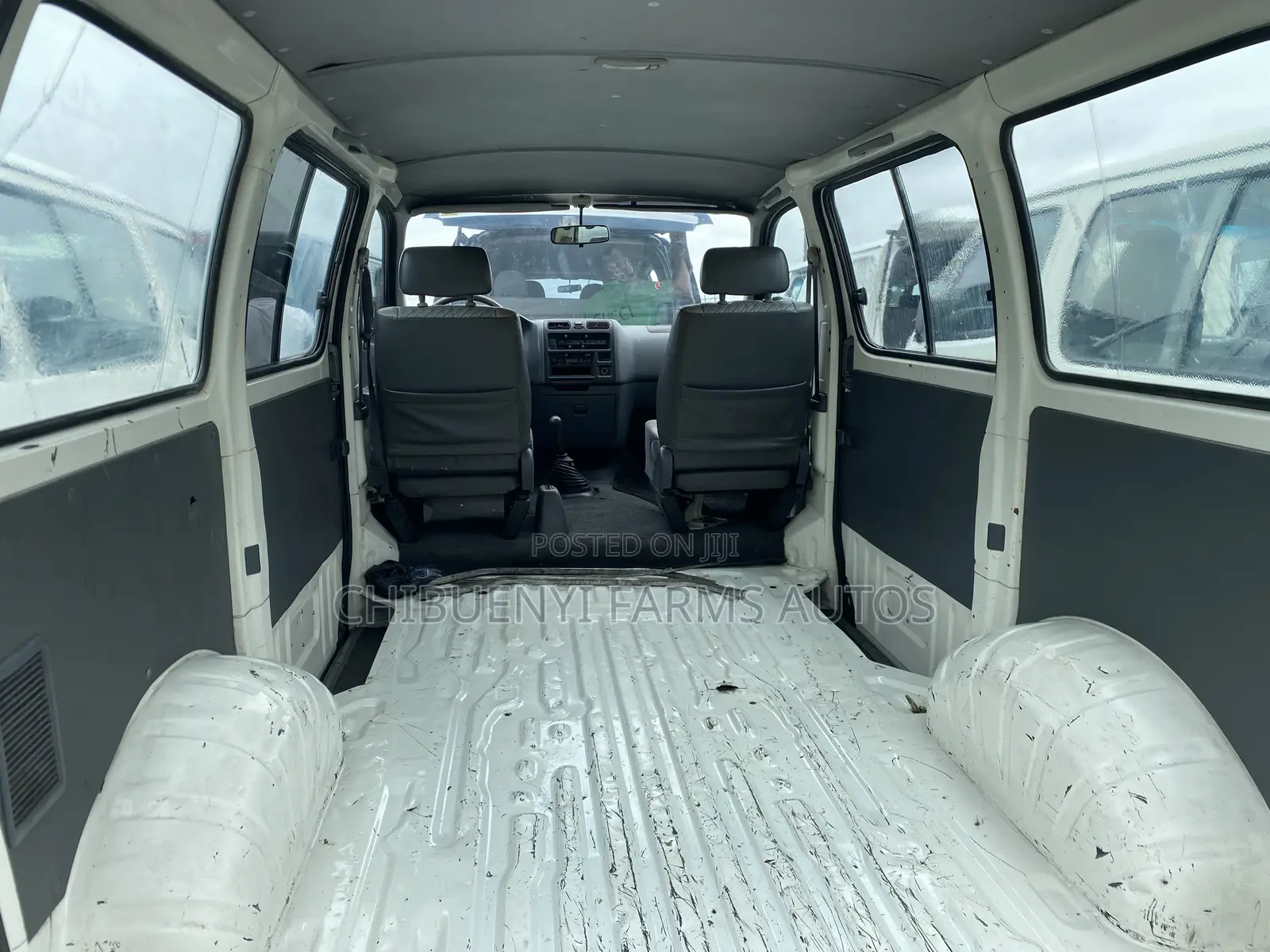 Toyota HiAce 2004 White