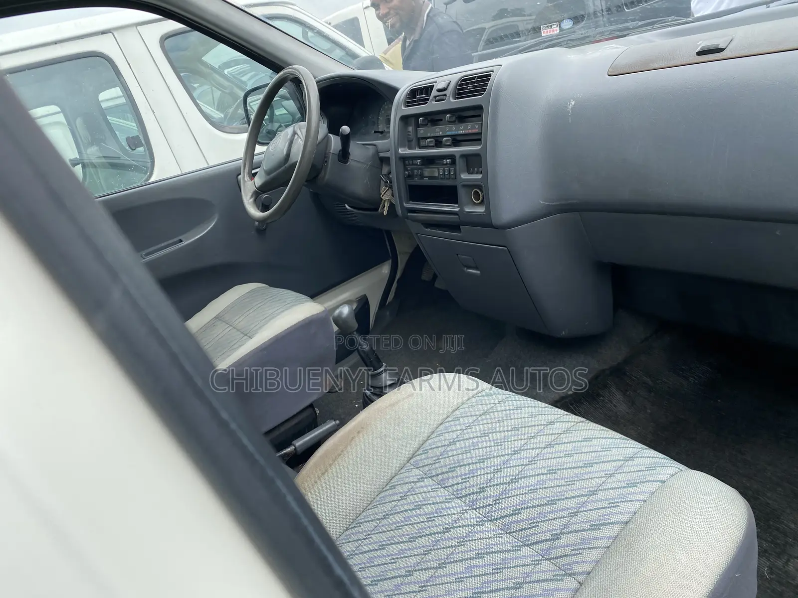 Toyota HiAce 2004 White