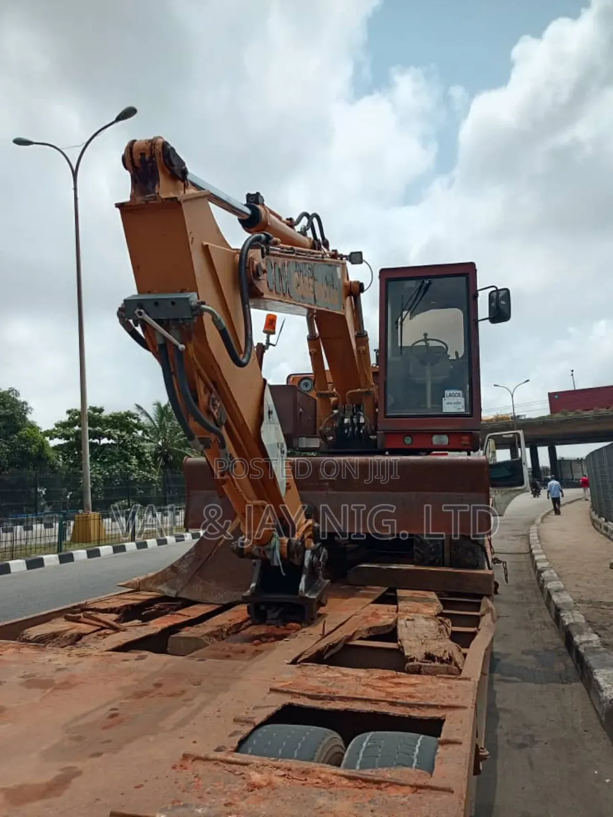 Case 688b Tyre Excavator - Foreign Use