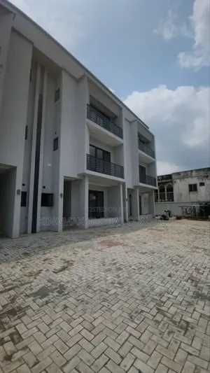 4bdrm Duplex in Maitama Abuja for rent
