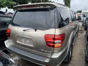 Toyota Sequoia Limited 4dr SUV 4WD (4.7L 8cyl 4A) 2004 Gold