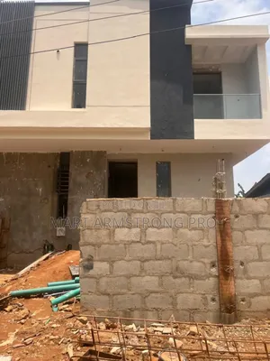 Furnished 4bdrm Duplex in Waterfront Estate for sale