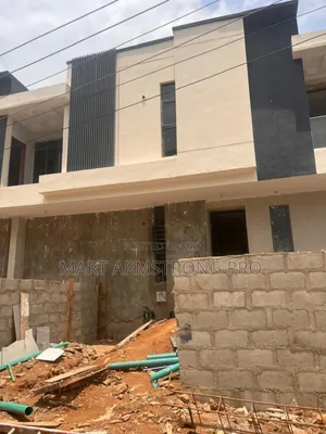Furnished 4bdrm Duplex in Waterfront Estate for sale