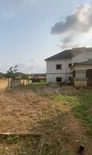 Land for Sale: Kado Jv on a Tarred and Fully Developed Neighborhood.