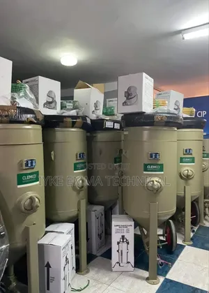 Clemco Sand Blasting Pot and All Accessories