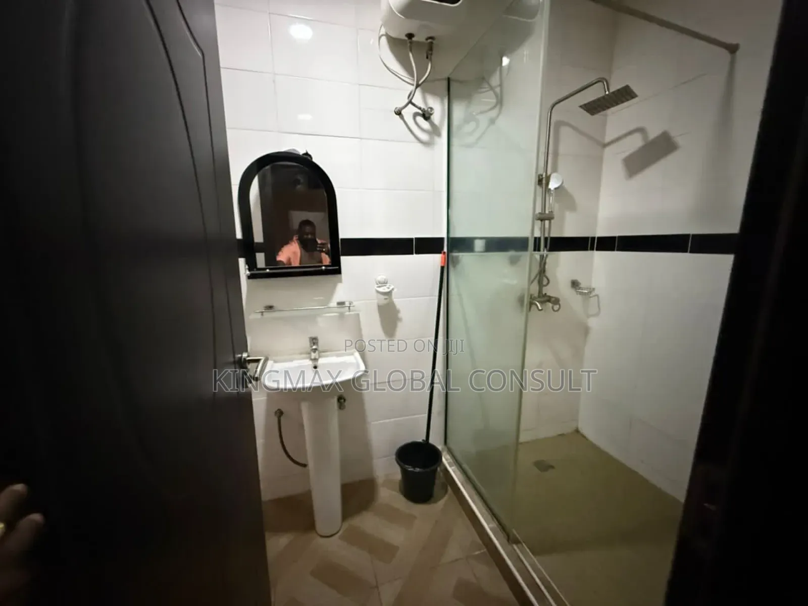 For Sale : Three (3) Floor Office Complex, Lettable Space
