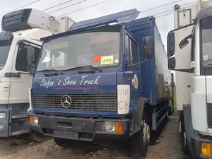 Mercedes Benz 1320 Cargo Truck With Lift Gate