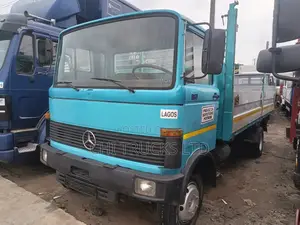 Mercedes Benz 913 Pickup Truck Direct German Wooden Floor