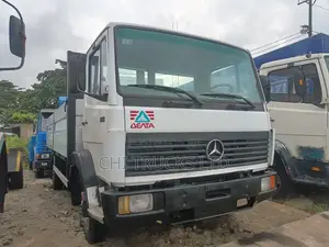814 German Pickup Truck 2002 White