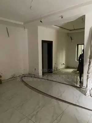 5bdrm Duplex in Idu Industrial for sale