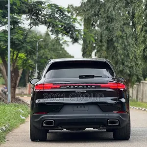 Porsche Cayenne 2023 Black