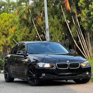 BMW 320i Sedan RWD 2013 Black