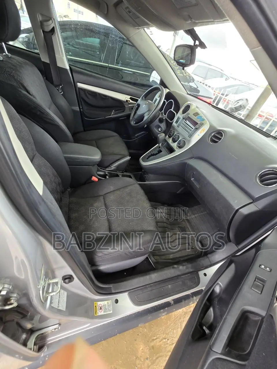 Pontiac Vibe 2.4 4WD 2009 Silver
