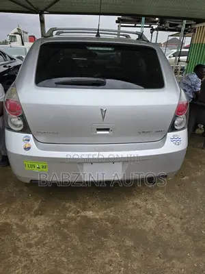 Pontiac Vibe 2.4 4WD 2009 Silver