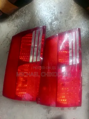 Booth Light Toyota Sienna 2005