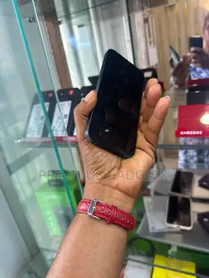 Apple iPhone 12 64 GB