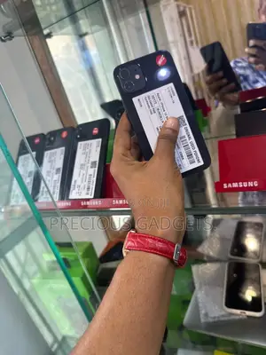 Apple iPhone 12 64 GB