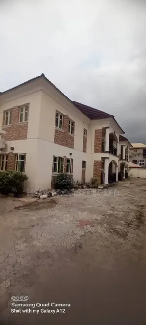 3bdrm Block of Flats in Dpk, Sangotedo for sale