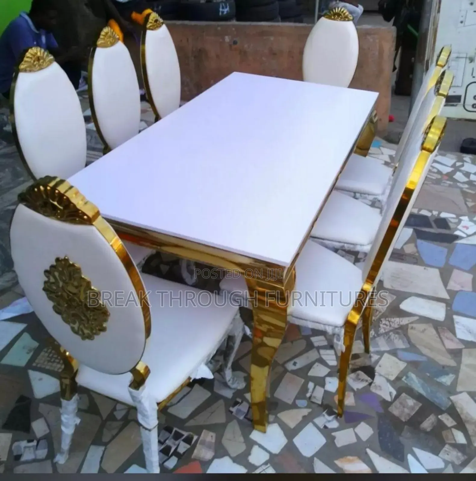 Dinig Sets