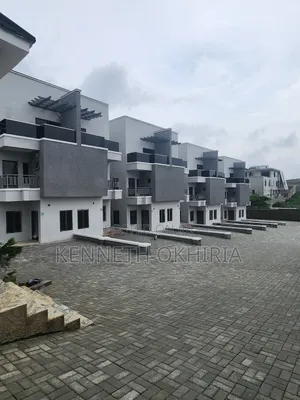 4bdrm Townhouse/Terrace in Guzape District for sale