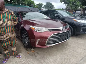 Toyota Avalon XLE Premium FWD Sedan (3.6L 6cyl 6A) 2016 Red