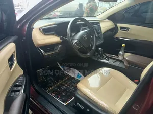 Toyota Avalon XLE Premium FWD Sedan (3.6L 6cyl 6A) 2016 Red