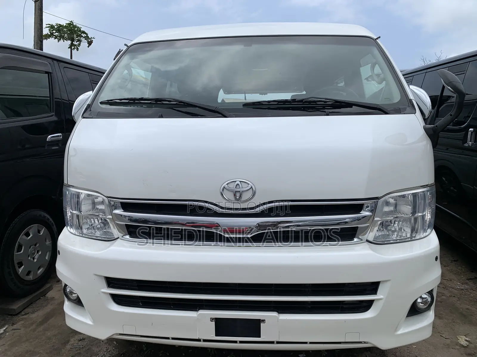 Toyota HiAce 2013 White