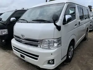 Toyota HiAce 2013 White
