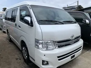 Toyota HiAce 2013 White
