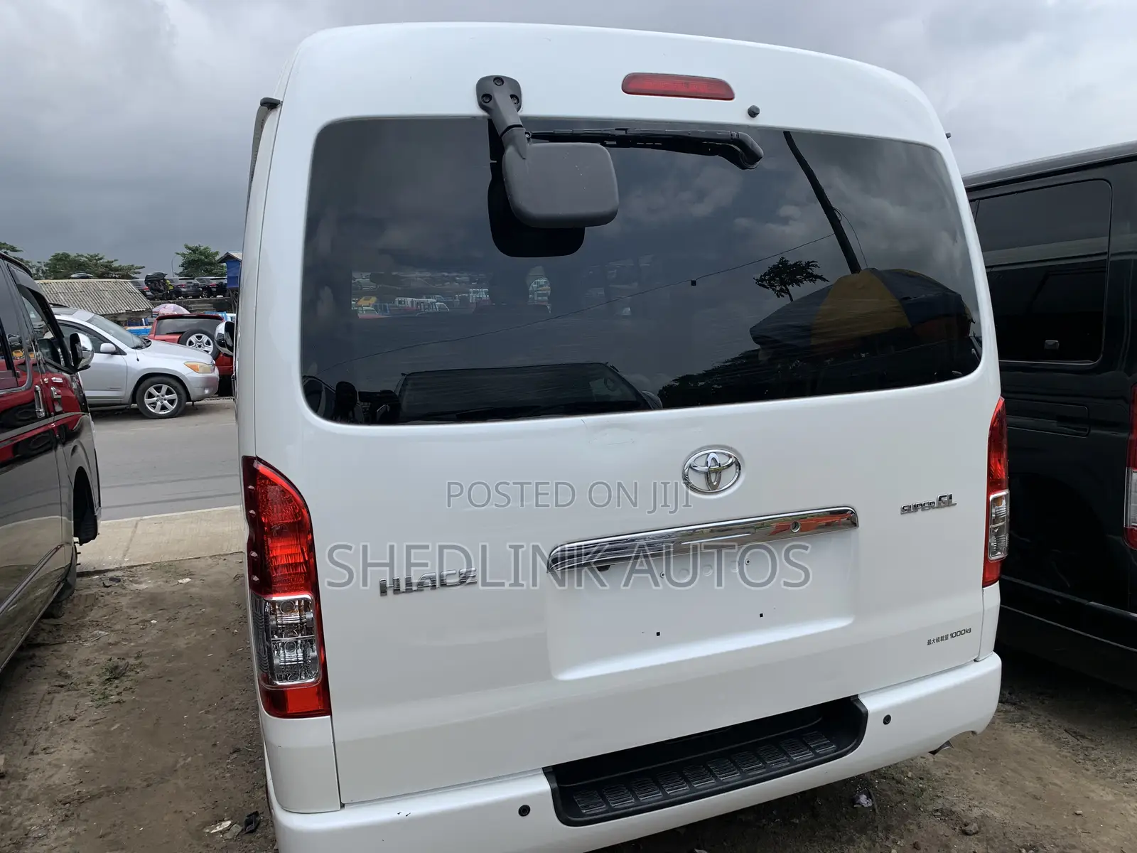 Toyota HiAce 2013 White