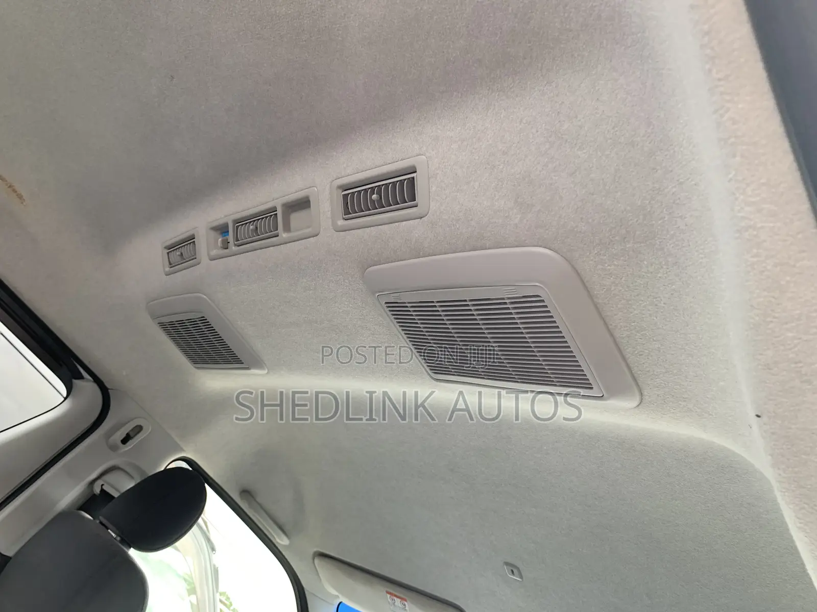 Toyota HiAce 2013 White