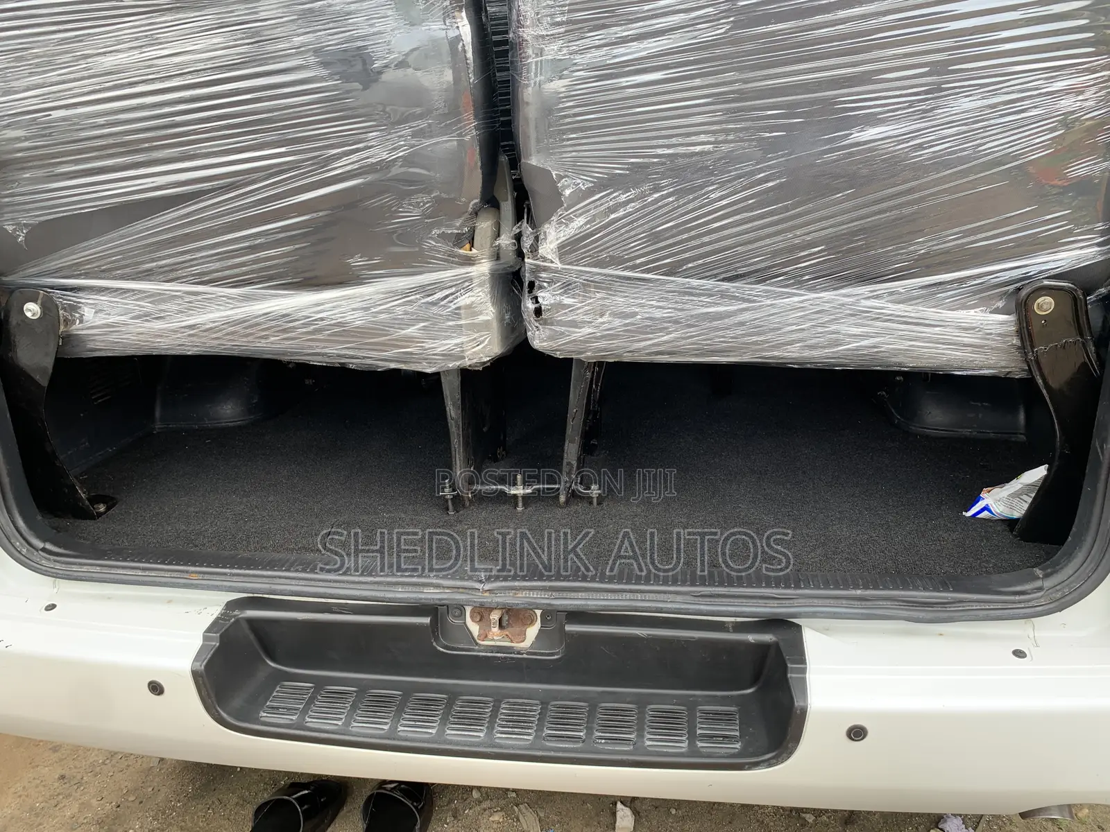 Toyota HiAce 2013 White