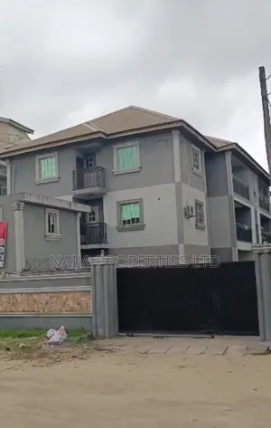 3bdrm Block of Flats in Skymall, Sangotedo for sale