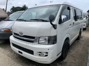 Toyota HiAce 2013 White
