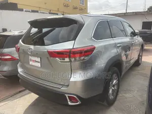 Toyota Highlander XLE 2019 Silver