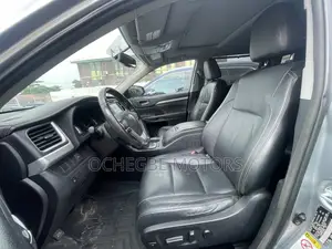 Toyota Highlander XLE 2019 Silver