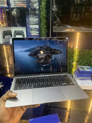 Laptop Apple MacBook Air 2020 16GB Intel Core I7 SSD 512GB