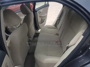 Toyota Corolla LE 4dr Sedan (1.8L 4cyl 4A) 2012 Gray