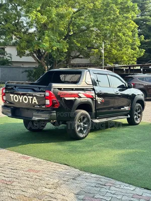 Toyota Hilux SR5 4x4 2017 Black