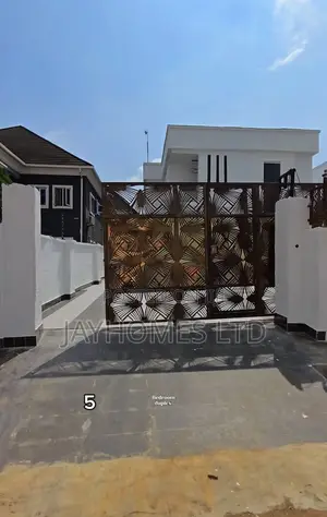 Super Luxury 5 Bedroom Duplex With Swimming Pool for Sale in Asaba