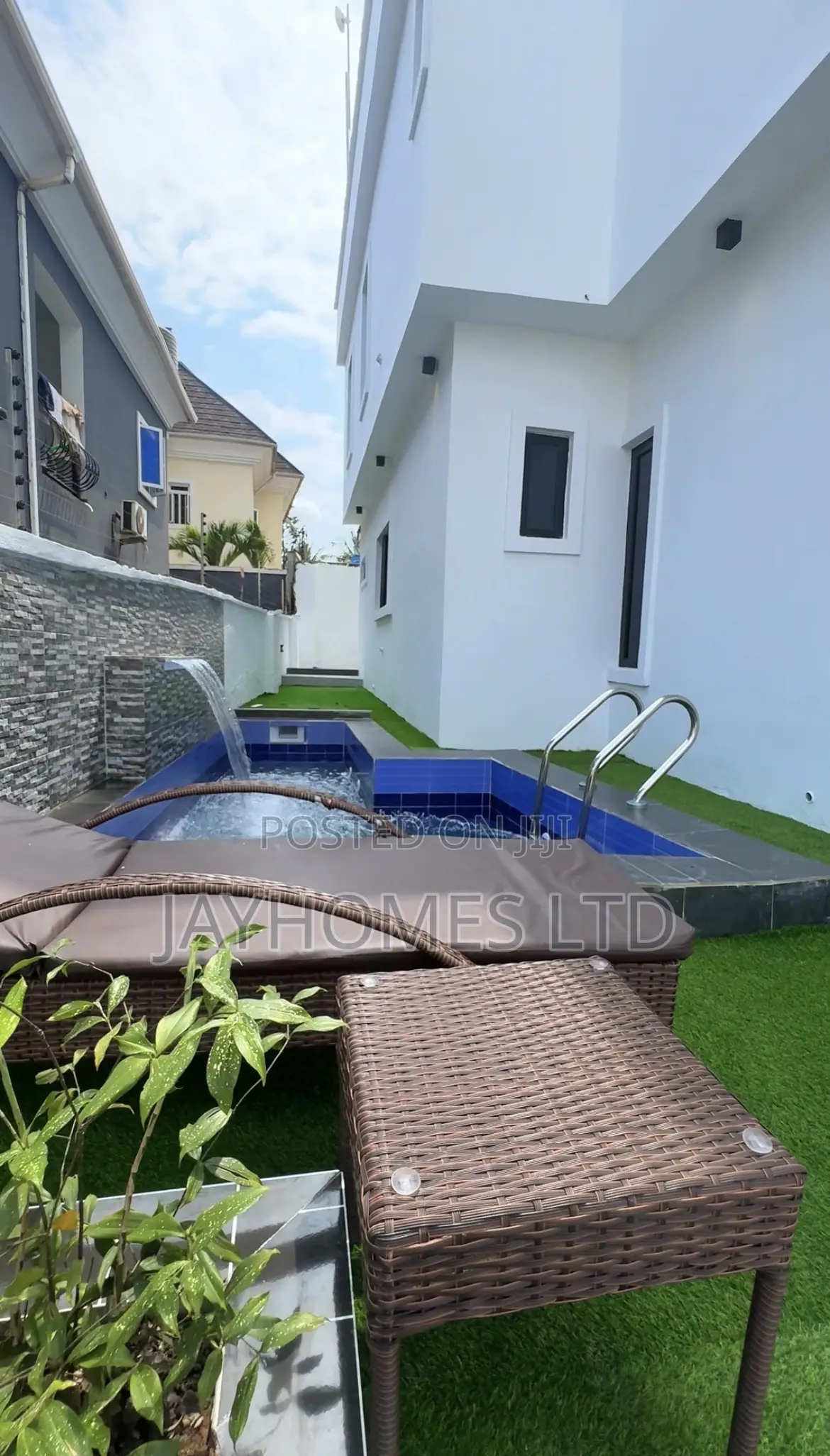 Super Luxury 5 Bedroom Duplex With Swimming Pool for Sale in Asaba